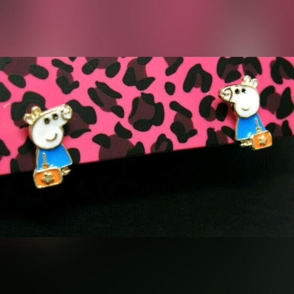 2 pairs of adorable Peppa pig earrings - Picture 10 of 11